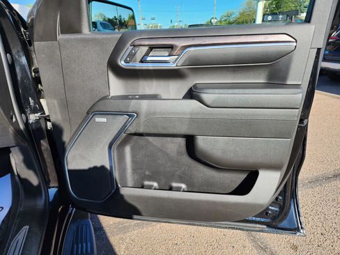 Used 2024 Chevrolet Silverado 1500 LTZ AWD/4WD image 9