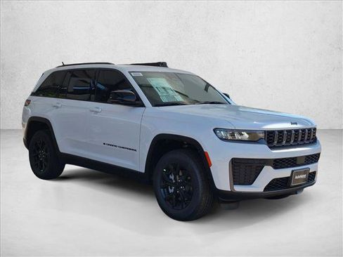 New 2026 Jeep Grand Cherokee Altitude AWD/4WD image 6