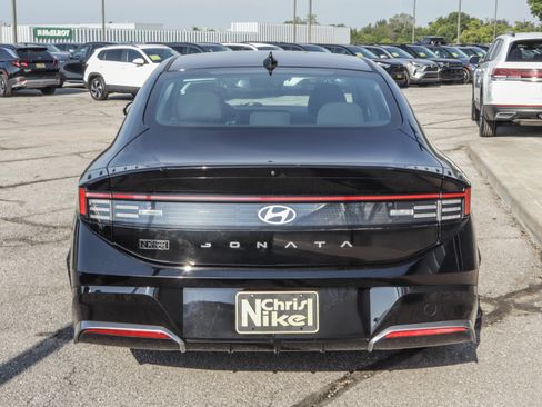 Used 2025 Hyundai Sonata SEL FWD image 5