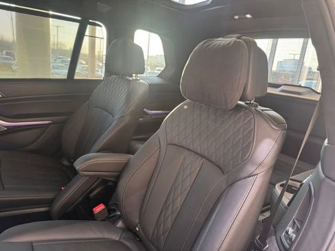 Used 2025 BMW ALPINA XB7 image 10