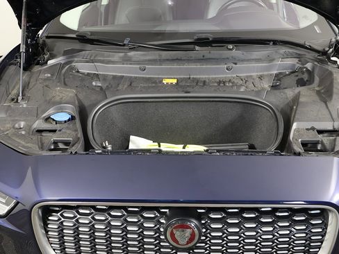 Used 2023 Jaguar I-PACE HSE image 18