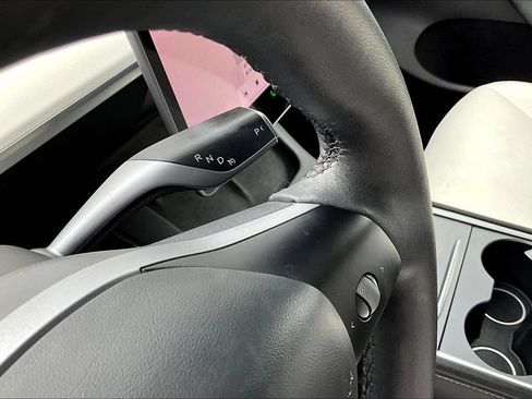 Used 2023 Tesla Model Y Long Range AWD/4WD image 13