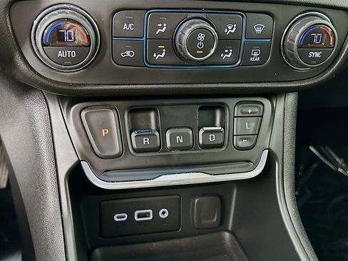 Used 2021 GMC Terrain SLE w/ Driver Convenience Package image 23