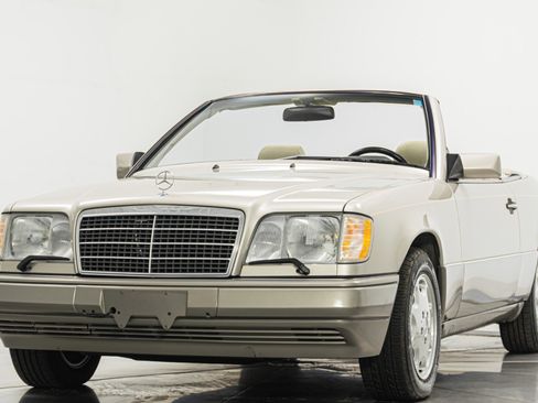 Used 1995 Mercedes-Benz E 320 Convertible image 5