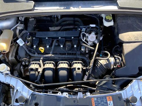 Used 2017 Ford Focus Titanium image 32