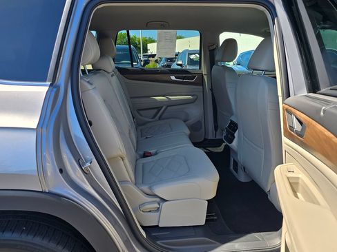 Used 2024 Volkswagen Atlas SE AWD/4WD image 28