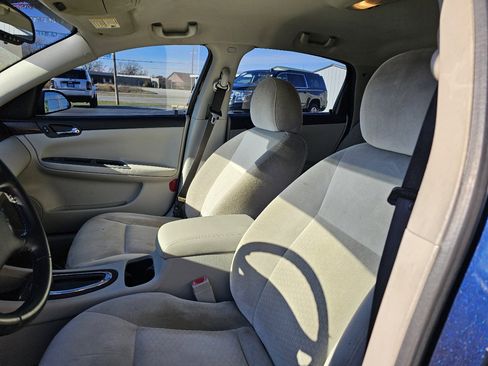 Used 2010 Chevrolet Impala LT w/ Convenience Package image 7