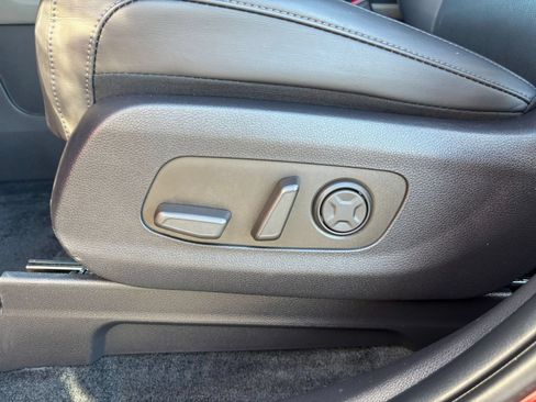 Used 2026 Kia Carnival FWD image 19