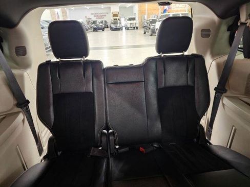 Used 2018 Dodge Grand Caravan SXT image 32