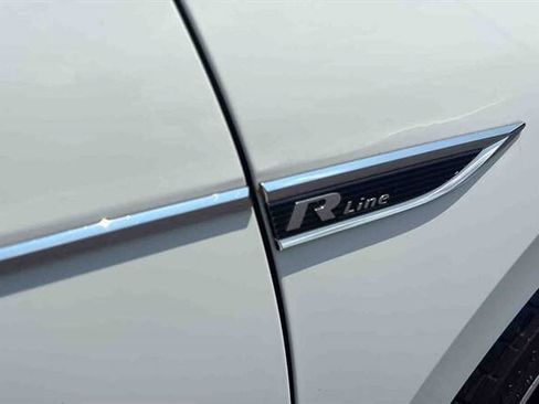 Used 2021 Volkswagen Passat 2.0T R-Line FWD image 10
