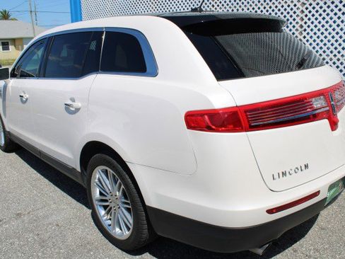 Used 2018 Lincoln MKT AWD w/ Technology Package image 5