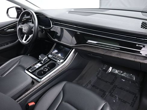 Used 2020 Audi Q8 Premium Plus w/ Premium Plus Package AWD/4WD image 22