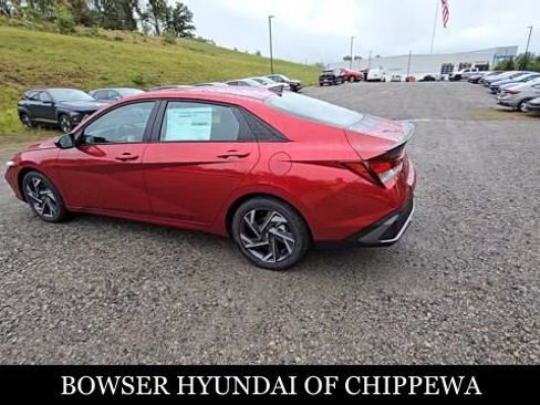 Used 2025 Hyundai Elantra Sport image 4