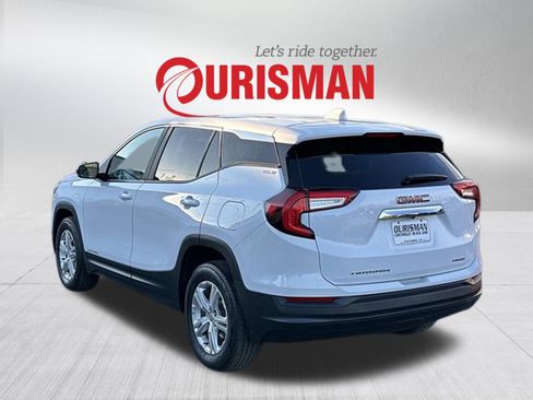 Used 2024 GMC Terrain SLE image 4