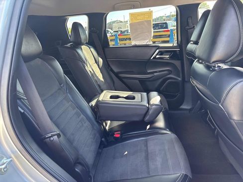 Used 2024 Mitsubishi Outlander SE AWD/4WD image 27