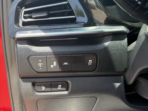 Used 2020 Kia Niro EX Premium FWD image 20