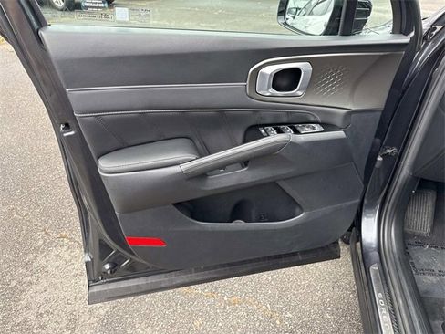 Used 2023 Kia Sorento SX image 13