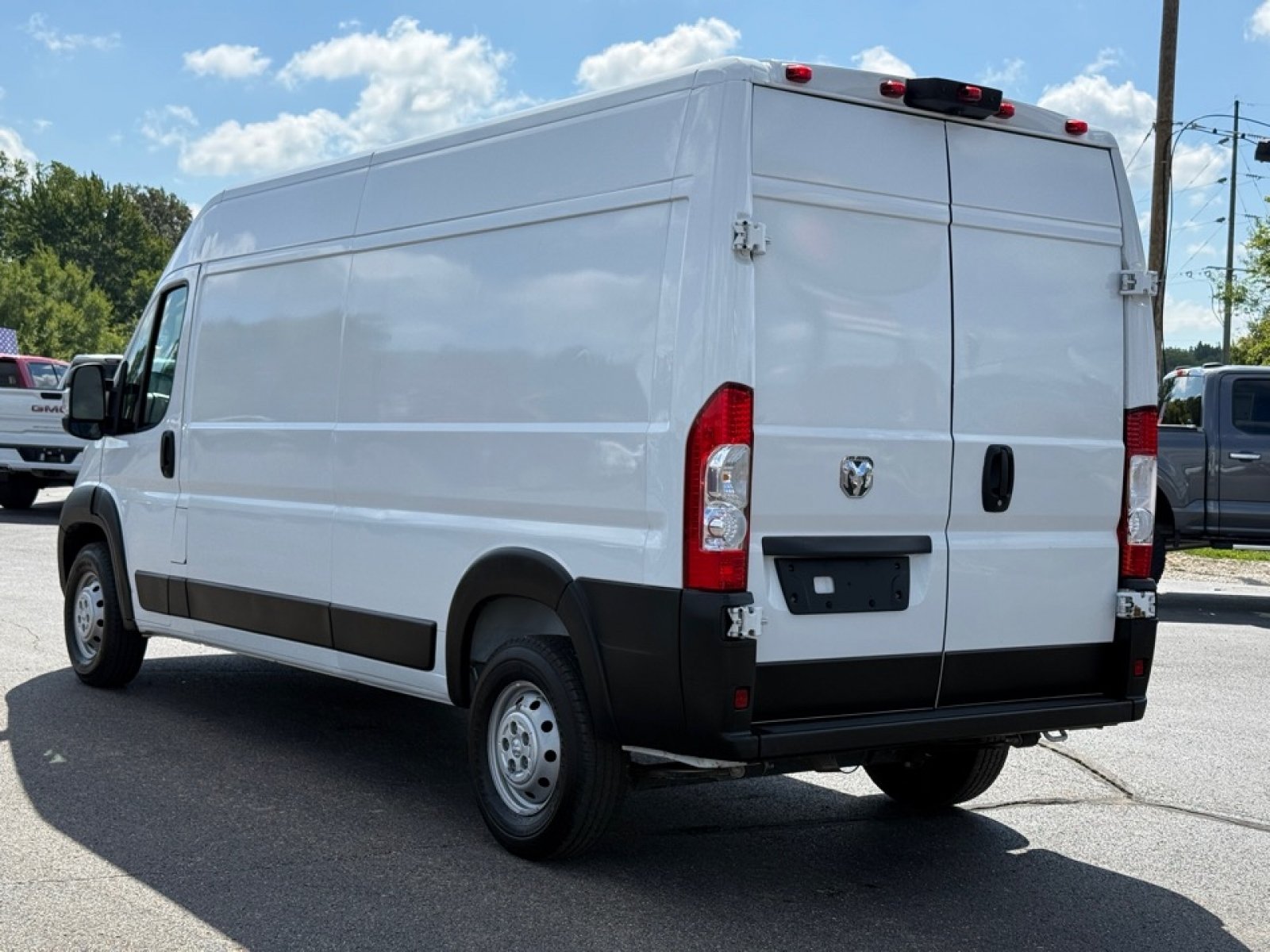 Used 2023 RAM ProMaster 2500 FWD image 5