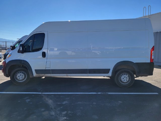 Used 2024 RAM ProMaster 2500 w/ Convenience Group FWD image 3
