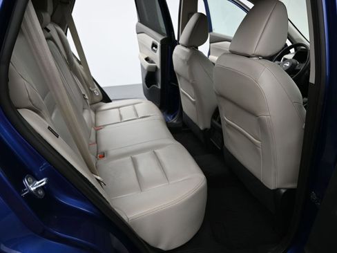 Used 2022 Nissan Rogue SL w/ SL Premium Package FWD image 9