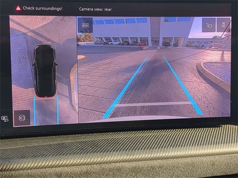 Used 2025 Audi SQ5 Prestige w/ Prestige Package image 24