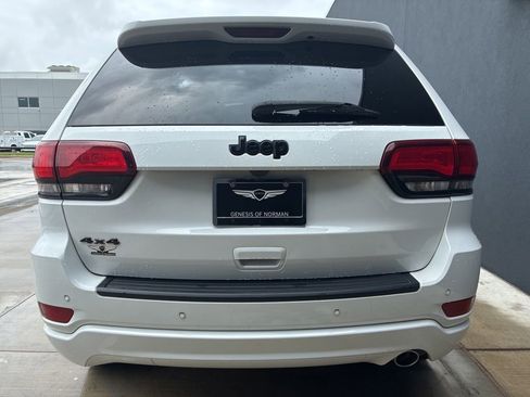 Used 2020 Jeep Grand Cherokee Altitude AWD/4WD image 5