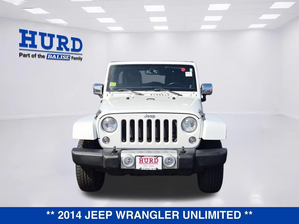 Used 2014 Jeep Wrangler Unlimited Sahara w/ Connectivity Group AWD/4WD image 8