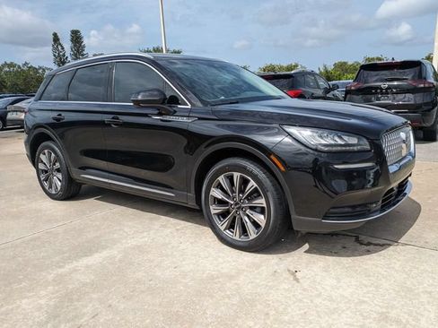 Used 2022 Lincoln Corsair Reserve w/ Elements Package FWD image 2
