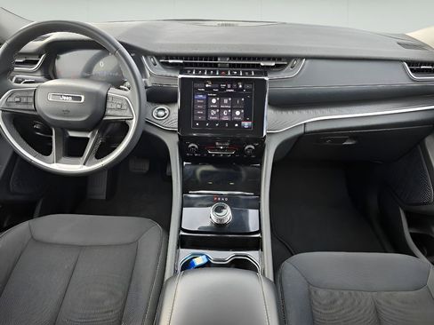 Used 2023 Jeep Grand Cherokee L Laredo image 26