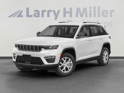 Used 2022 Jeep Grand Cherokee Overland w/ Adv Protech Group III image 3