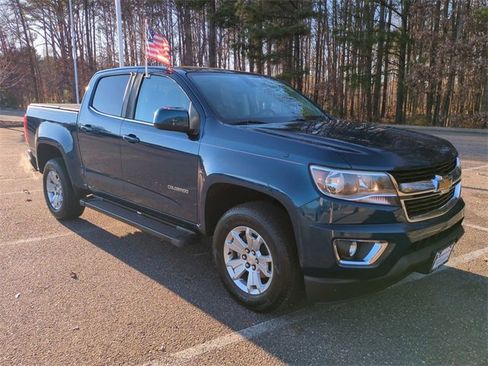 Used 2020 Chevrolet Colorado LT w/ LT Convenience Package image 2