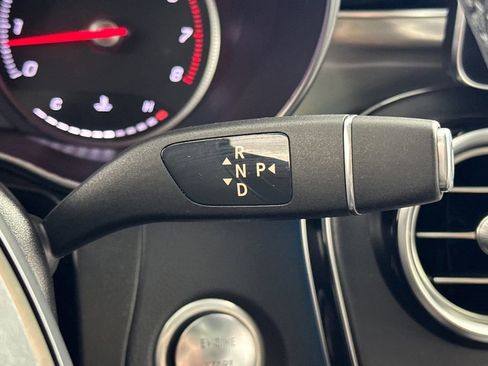 Used 2019 Mercedes-Benz GLC 300 4MATIC image 27