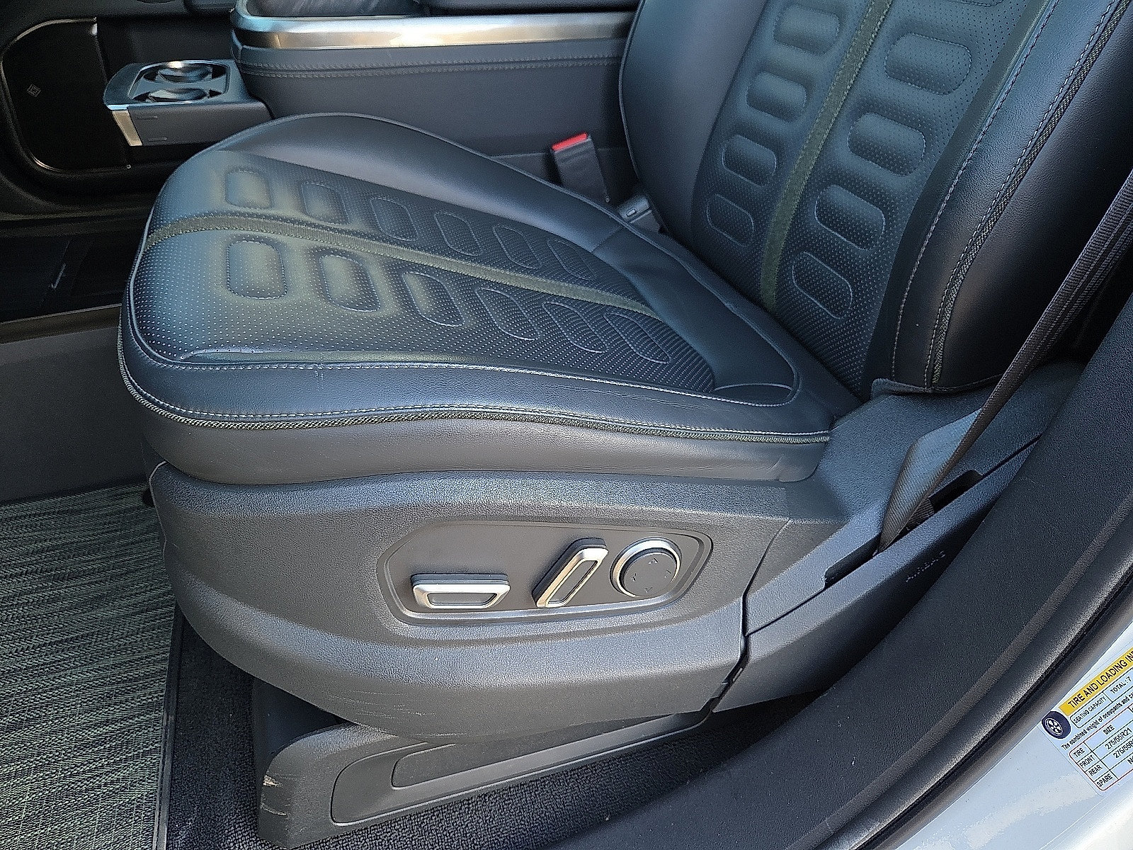Used 2024 Rivian R1S Adventure Quad AWD/4WD image 15
