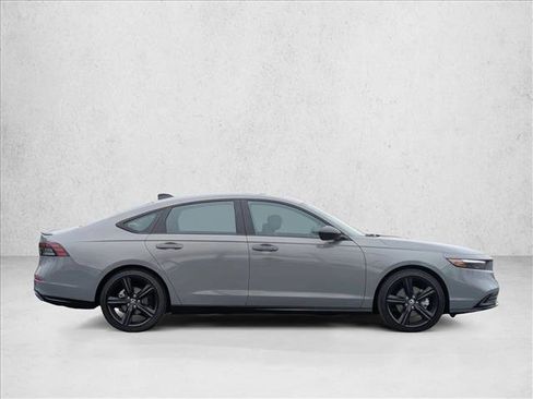 Used 2025 Honda Accord Sport image 4