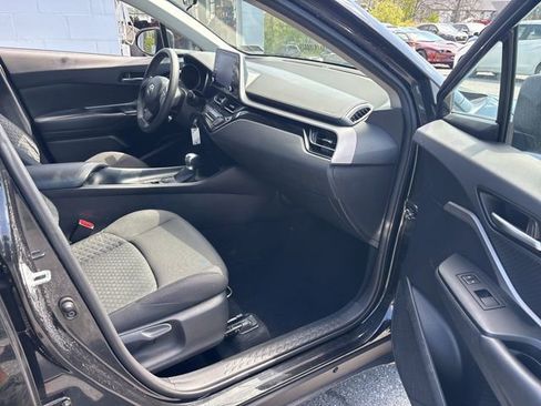 Used 2021 Toyota C-HR LE FWD image 8