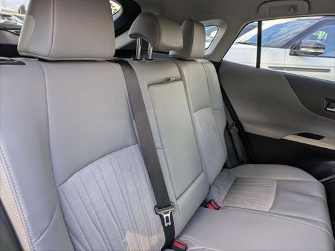 Used 2021 Toyota Venza XLE image 25