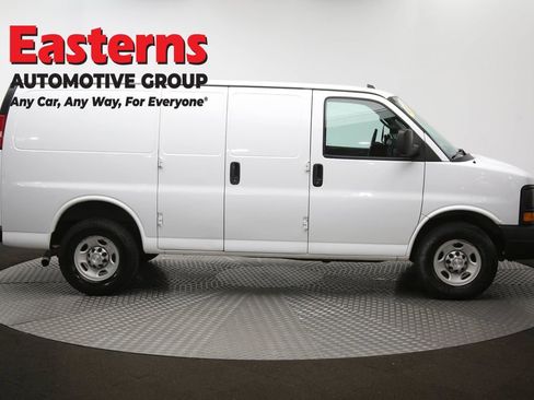 Used 2017 Chevrolet Express 2500 RWD image 45