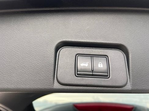 Used 2021 Nissan Rogue SV w/ Premium Package FWD image 26