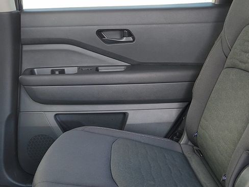 Used 2025 Nissan Pathfinder SV AWD/4WD image 16