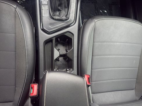 Used 2023 Volkswagen Taos SE w/ Panoramic Sunroof Package image 26