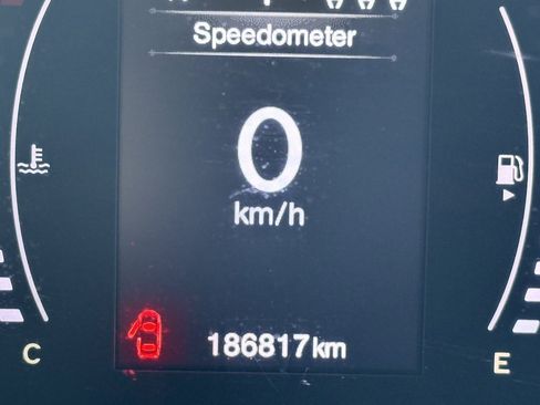 Used 2019 Jeep Renegade Latitude FWD image 15