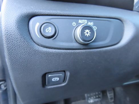 Used 2020 Chevrolet Blazer LT image 13