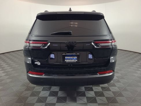 Used 2022 Jeep Grand Cherokee L Laredo AWD/4WD image 4