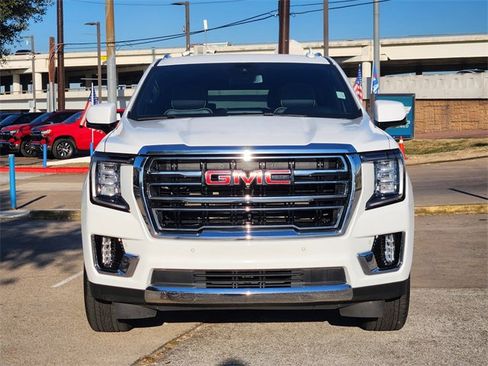 Used 2024 GMC Yukon XL SLT w/ SLT Luxury Package image 2