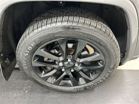 Used 2021 Jeep Grand Cherokee Laredo X image 8