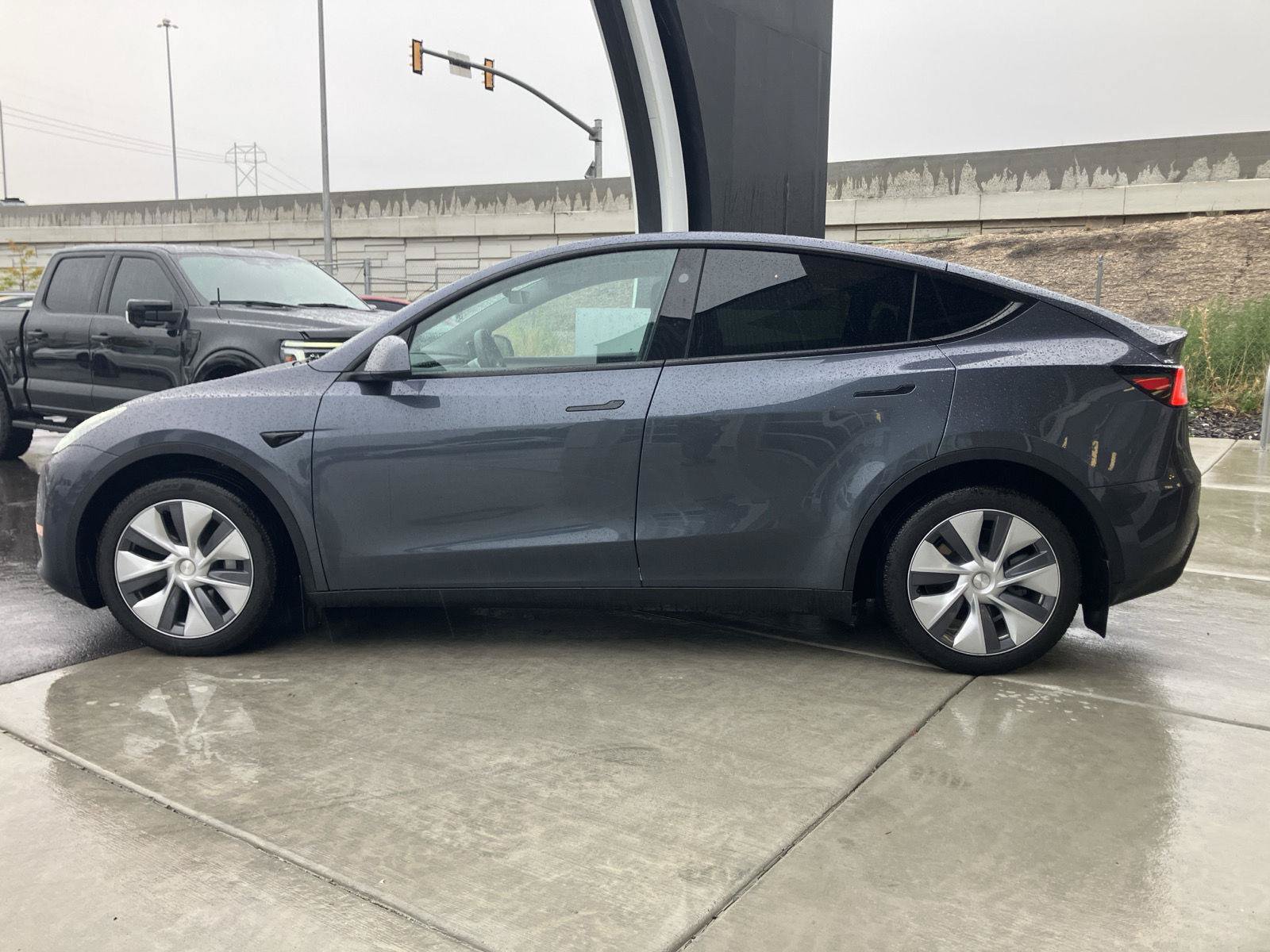 Used 2023 Tesla Model Y Long Range AWD/4WD image 5