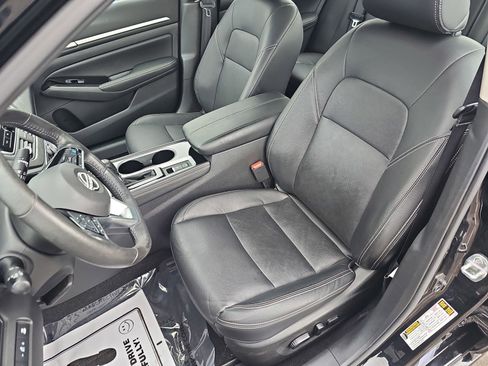 Used 2024 Nissan Altima 2.5 SL FWD image 17