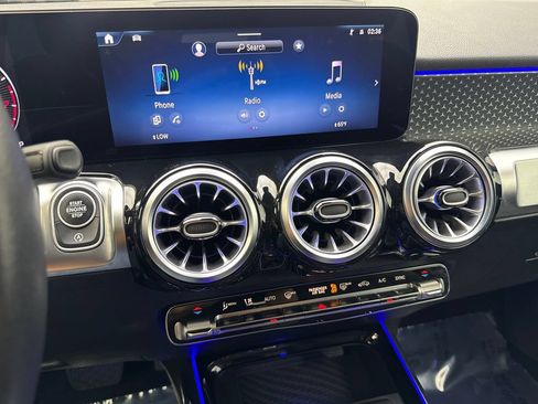 Used 2025 Mercedes-Benz GLB 250 4MATIC image 59