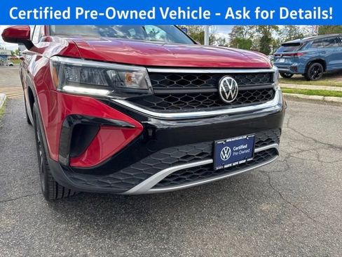 Certified 2022 Volkswagen Taos SE w/ Panoramic Sunroof Package AWD/4WD image 28