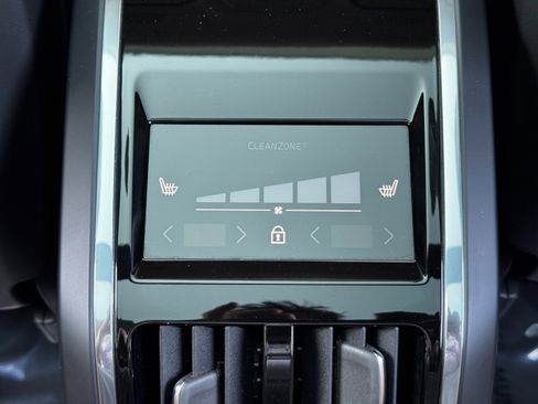 Used 2023 Volvo S90 B6 Plus w/ Protection Package Premier image 34